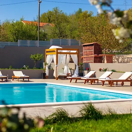 Villa Relax Omis Exterior photo